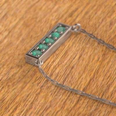 ファイブストーン プレート エメラルド 5月誕生石 k10ピンクゴールド ペンダントネックレスの画像