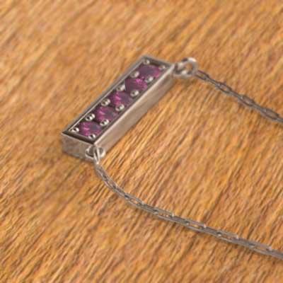 7月の誕生石 ルビー ペンダントネックレス ファイブストーン 18金ピンクゴールド プレートの画像
