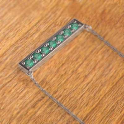 ペンダント エメラルド プラチナ900 5月の誕生石 プレートの画像