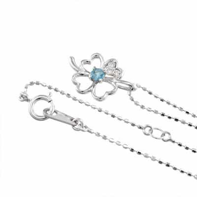 Pt900 ペンダントトップとネックレス 11月の誕生石 ブルートパーズ(青) クローバーの画像