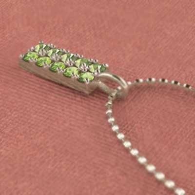 プレート ペンダントトップとネックレス ペリドット k10イエローゴールド 8月の誕生石の画像