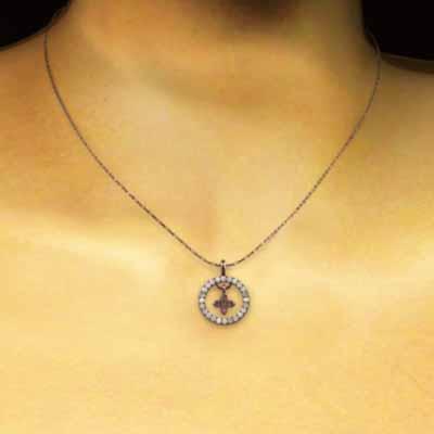 18金ピンクゴールド 1月の誕生石 クロス ガーネット 天然ダイヤモンド ネックレスジュエリーの画像