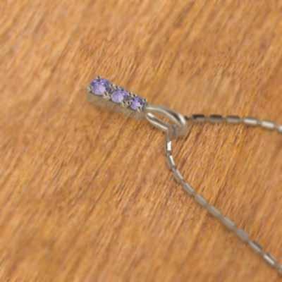 10金イエローゴールド 2月誕生石 ペンダント アメシスト(紫水晶) スリーストーンの画像