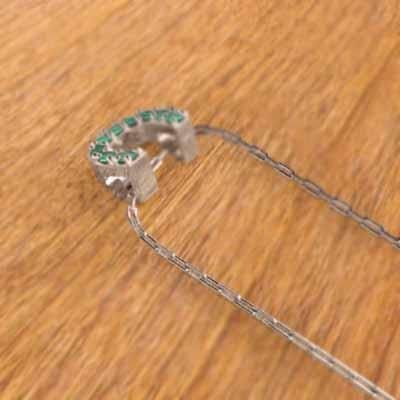 小サイズ 5月誕生石 k10ピンクゴールド 馬蹄 エメラルド ネックレスジュエリーの画像