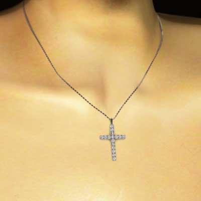 4月誕生石 クロス ネックレスジュエリー プラチナ900 天然ダイヤ 約0.51カラットの画像