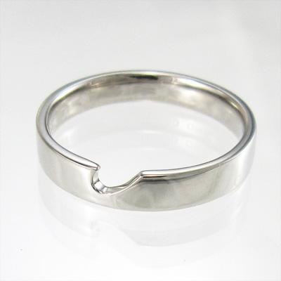 プラチナ900 ハート シンプル ハートの片割れ リングの画像