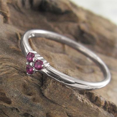 ルビー 7月誕生石 Pt900 スリーストーン リングの画像