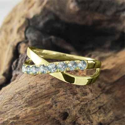 クロス 3月の誕生石 リング k18イエローゴールド アクアマリンの画像
