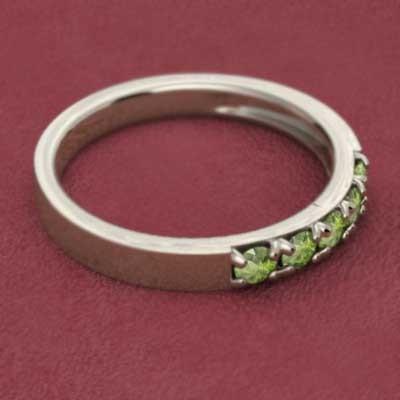 リング k10イエローゴールド ハーフエタニティリング エタニティ ペリドット 8月誕生石の画像