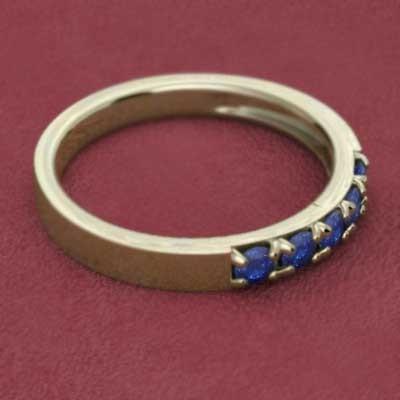 ハーフエタニティリング 9月の誕生石 リング エタニティ k18 サファイアの画像