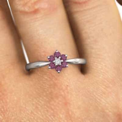 フラワー 指輪 7月誕生石 プラチナ900 ルビー 天然ダイヤモンドの画像