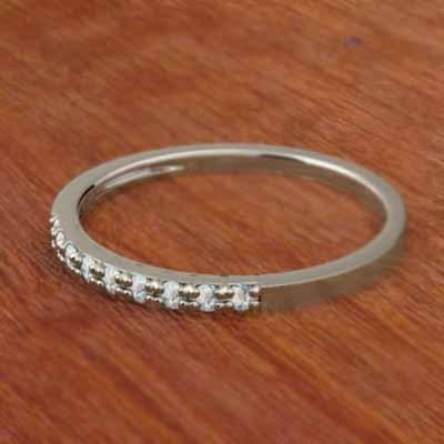 K10 リング アクアマリン ハーフエタニティリング スレンダー 3月の誕生石の画像