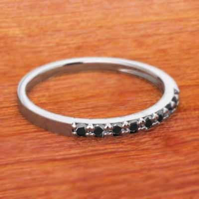 プラチナ900 ハーフエタニティリング リング ブラックダイヤモンド 4月誕生石 スレンダーの画像