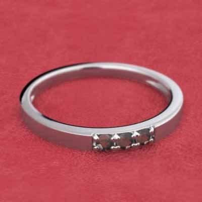 スリーストーン エタニティ リング k10ホワイトゴールド ガーネット 1月誕生石の画像