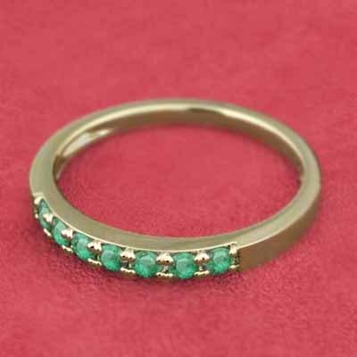 エメラルド 18金イエローゴールド 指輪 5月の誕生石 スレンダー ハーフエタニティリングの画像