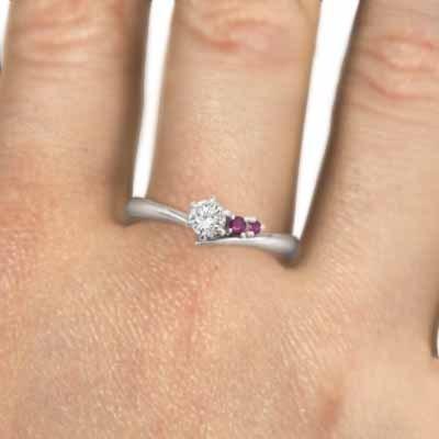 リング 天然ダイヤモンド ルビー 白金（プラチナ）900 7月の誕生石の画像