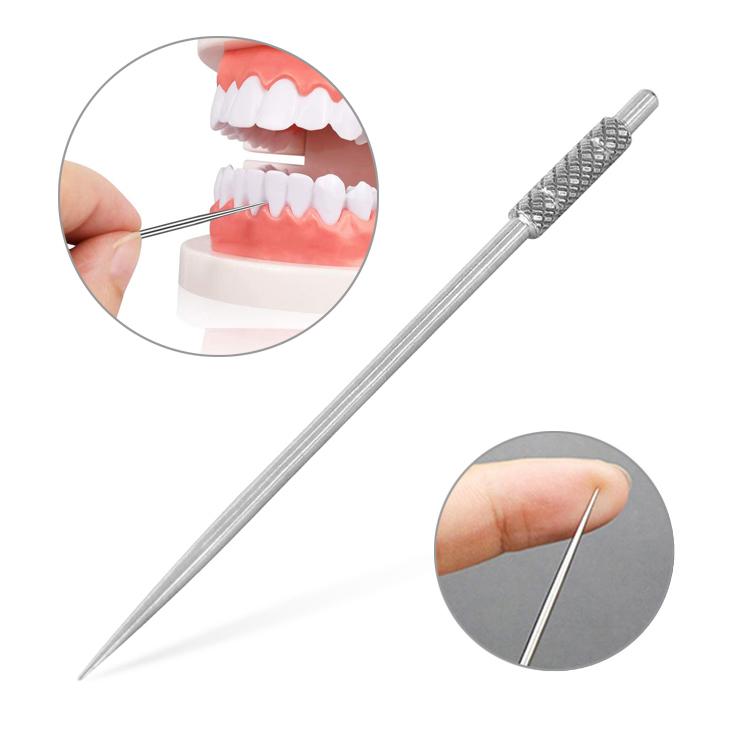 チタン製耳かき＆爪楊枝2本セット 携帯用 ステンレス製ケース入り