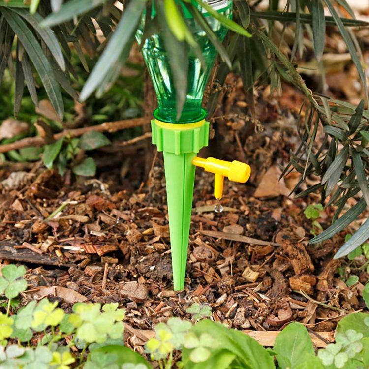 植物給水キャップ 自動給水 自動水やり器 散水 水やり 挿すだけ ペット