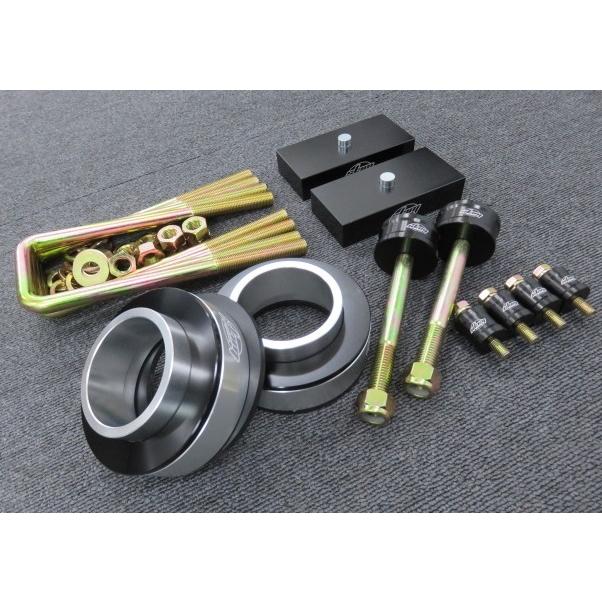 2017-2025（現行）新型 ハイラックス GUN125 4WD【NEW・イン