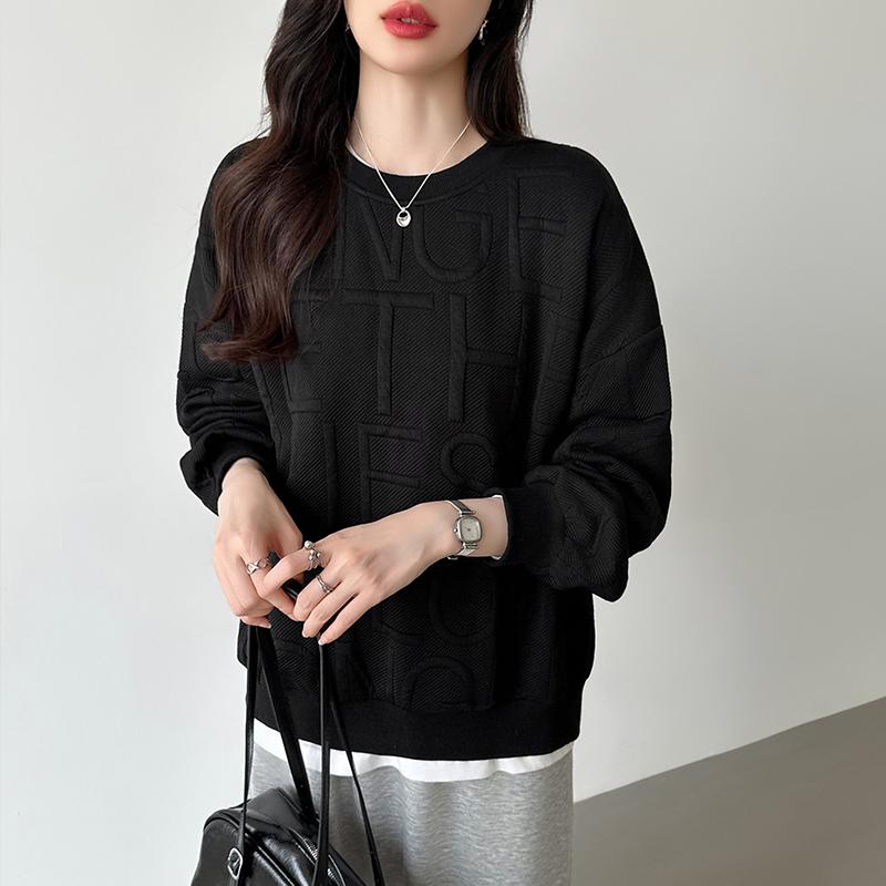 【MARK&LONA】　エンボスロゴスウェットプルオーバー　トレーナー　36 トレーナー 長袖 クルーネック スウェット 型押し エンボス加工