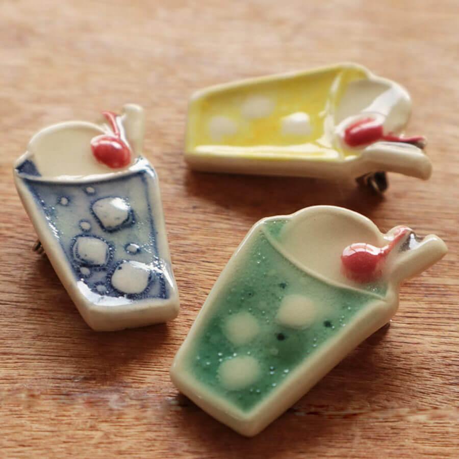 TOMI-kobo 陶器 ブローチ クリームソーダ ジュエリー ハンドメイド