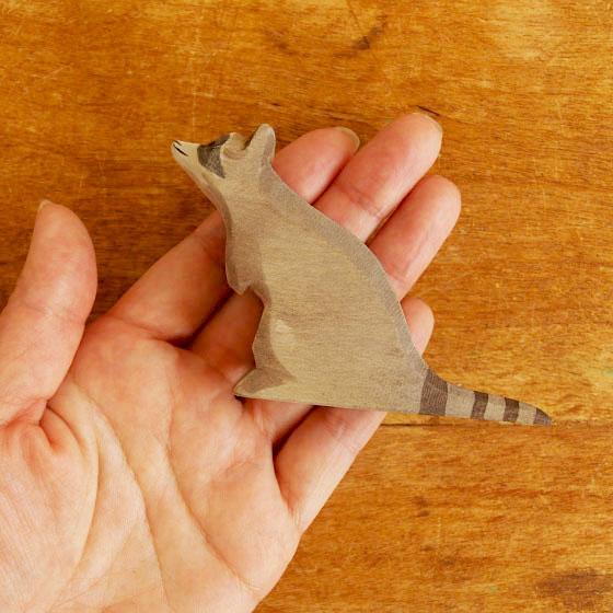 Ostheimer オストハイマー 木製 フィギュア アライグマ お座り