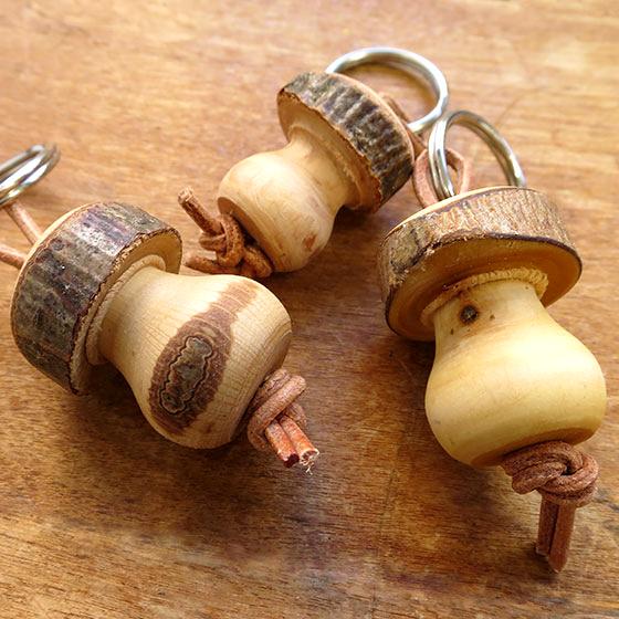 ドイツ製 キーホルダー キノコ 木製 キーリング チャーム おしゃれ