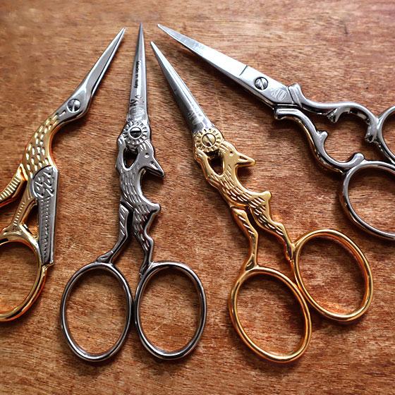 イタリア製 刺繍はさみ リーフ 糸切り はさみ 裁縫 手芸 刺繍 鋏