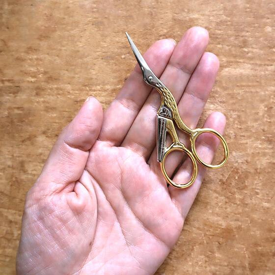Gingher（ギンガー）社イタリア製「コウノトリ刺繍はさみ きれい鶴型