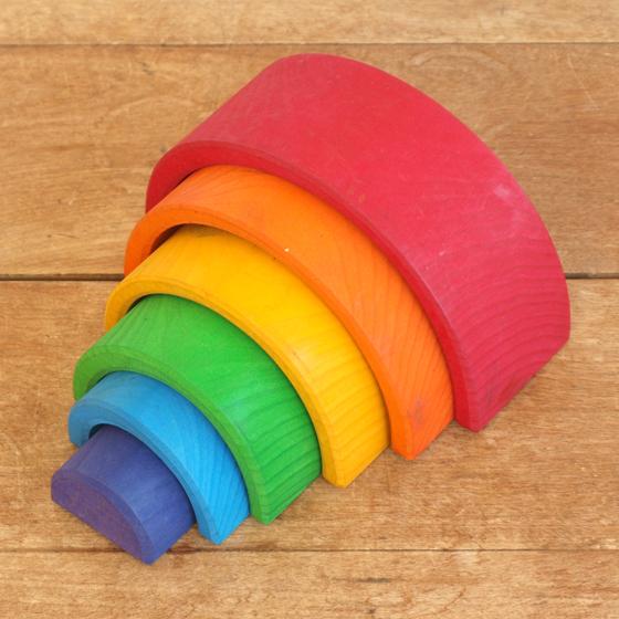 積み木 パズル スタッキングパズル 木製 おもちゃ アーチレインボー シュタイナー 木のおもちゃ 出産祝い 誕生日 GRIMM’S グリムス 虹色トンネル スモール｜slowworks｜02
