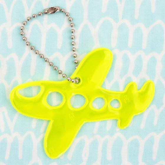 最新な リフレクター キーホルダー グリミス おしゃれ 大人 反射板 入学 スウェーデン Glimmis エアプレイン メール便対象品 Wantannas Go Id