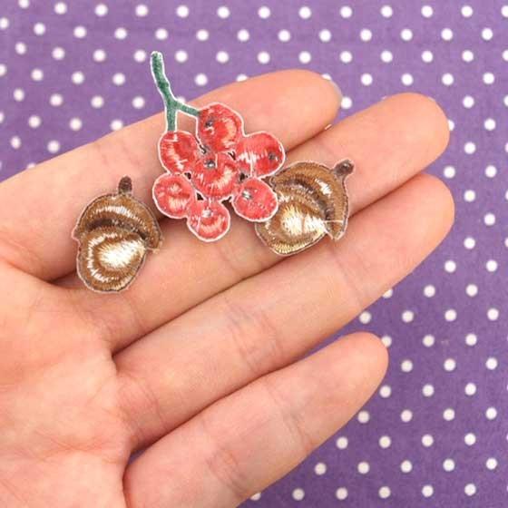 アップリケ アイロン ワッペン 女の子 男の子 入園 かわいい Totalitat トタリタット アイロンワッペン ホーリーベリーとドングリセット メール便対象品 Slow Works 通販 Yahoo ショッピング