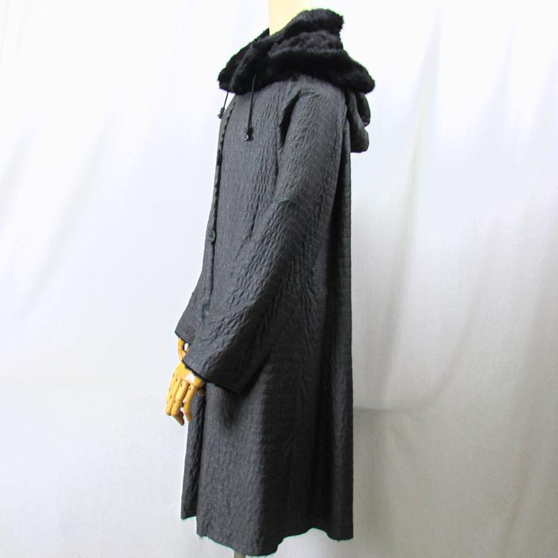 リバーシブルフード付毛皮のロングコート