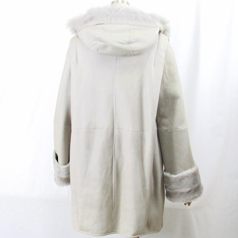 毛皮/ムートン/フォックス/羊革/ムートンコート/リアルファー フード付きムートンコート フォックストリミング/１枚革 ダブルフェイス |  | 03