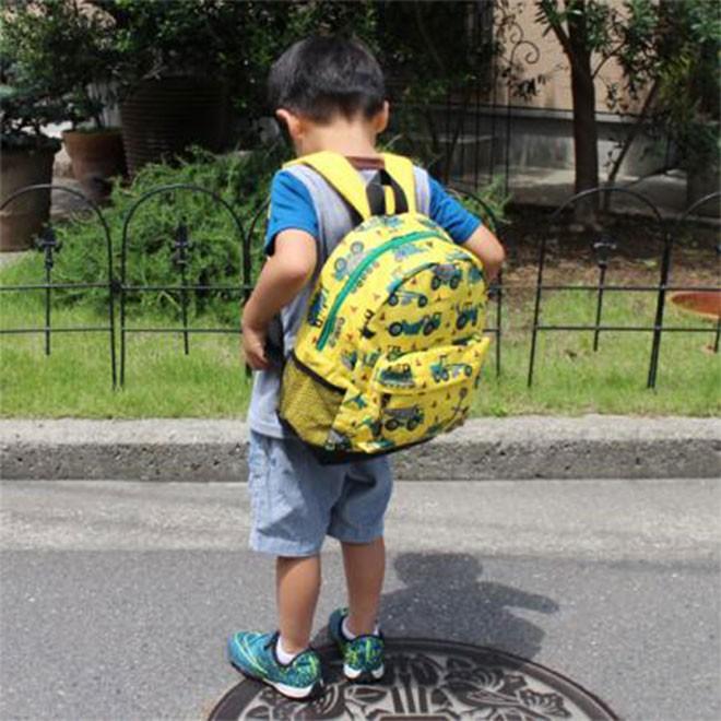 P3倍&期間限定クーポン キッズリュック 子供 リュック 男の子 働く車 バッグ 通園 通学 遠足 リュックサック はたらくくるま :b-to-k-470:自転車通販 スマートファクトリー 通販 恐竜リュック キッズリュック 子供リュックサック 男女兼用 イエロー