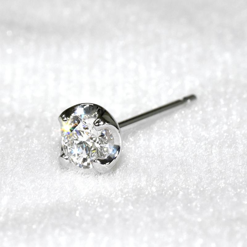 Pt900 ‪♡ ダイヤ スターピアス 片耳0.03ct Pt900 ‪♡ ダイヤ スターピアス 片耳0.03ct - メルカリ‬
