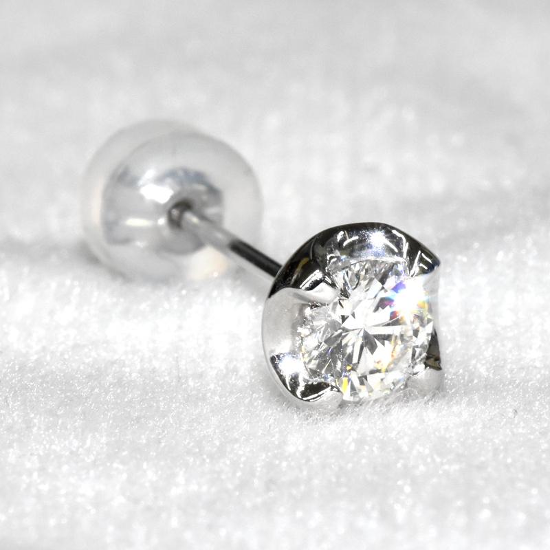 ダイヤピアス片耳天然ダイヤPt900此方の商品は返品を待ってます。購入しないで Pt900ブラックダイヤピアス(片耳)