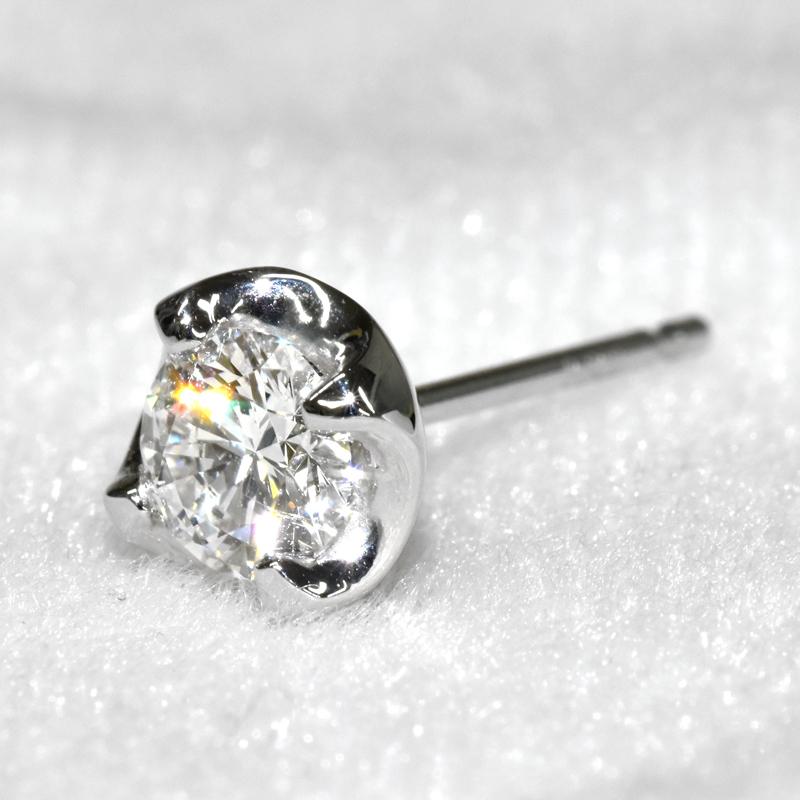 Pt900 0.5ct G SI2 3EX H&C ダイヤピアス 片耳 シングル １粒 ダイヤモンド 中央宝石研究所鑑定書付き ハートアンドキューピッド メンズ |  | 03