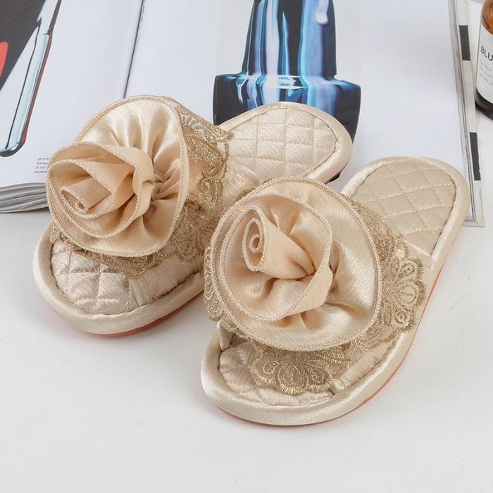 ルームシューズ ルスリッパ スリッパ  レディース 室内履き 上履き 婦人 四季  刺繍 レース リボン かわいい 可愛い 高級  女性 来客用 22〜23/23〜24cm オフホ | 
