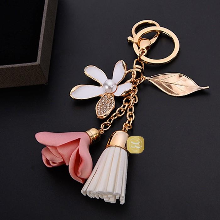 バッグチャーム 花 タッセル 布 カワイイ オシャレ 上品 キレイ