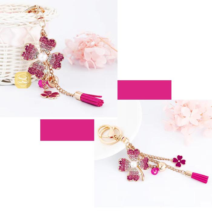 四つ葉 バッグチャーム 四葉クローバーモチーフ 花びら キラキラ