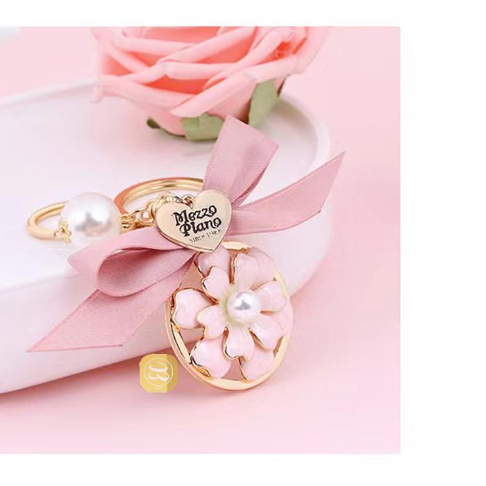 バッグチャーム ツバキ さざんか 花びら リボン付き 可愛い ハート