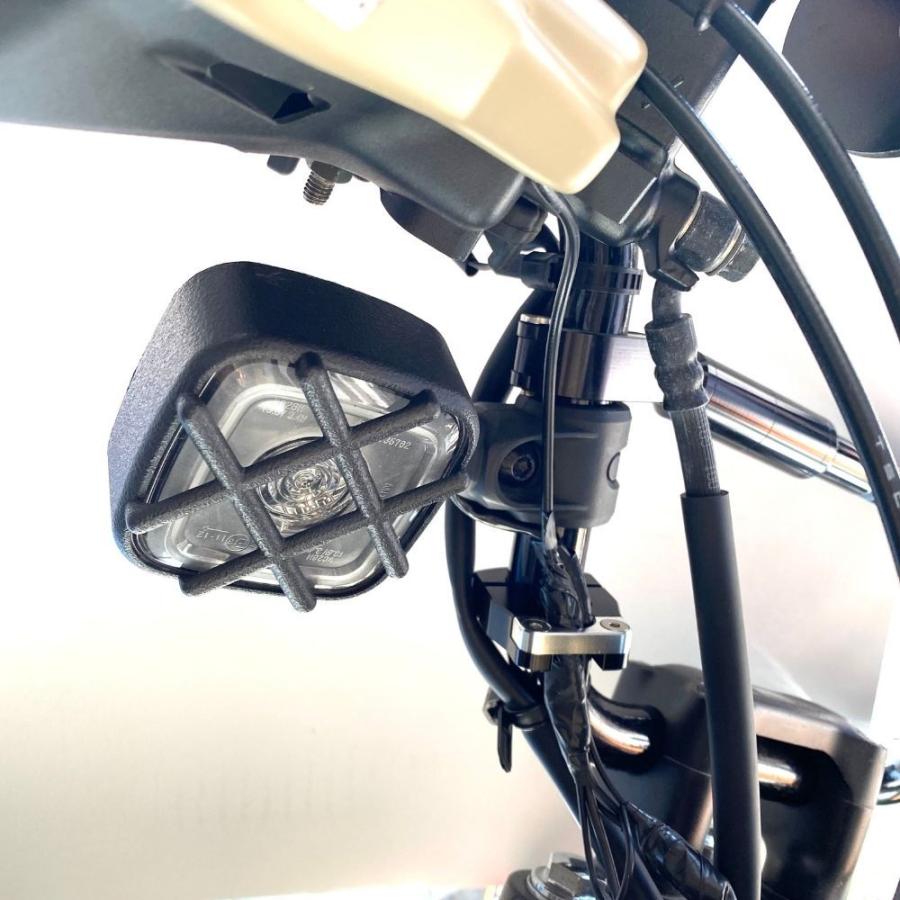 ホンダ（HONDA） ハンターカブCT125用 はめ込み式ウインカーガード 2個