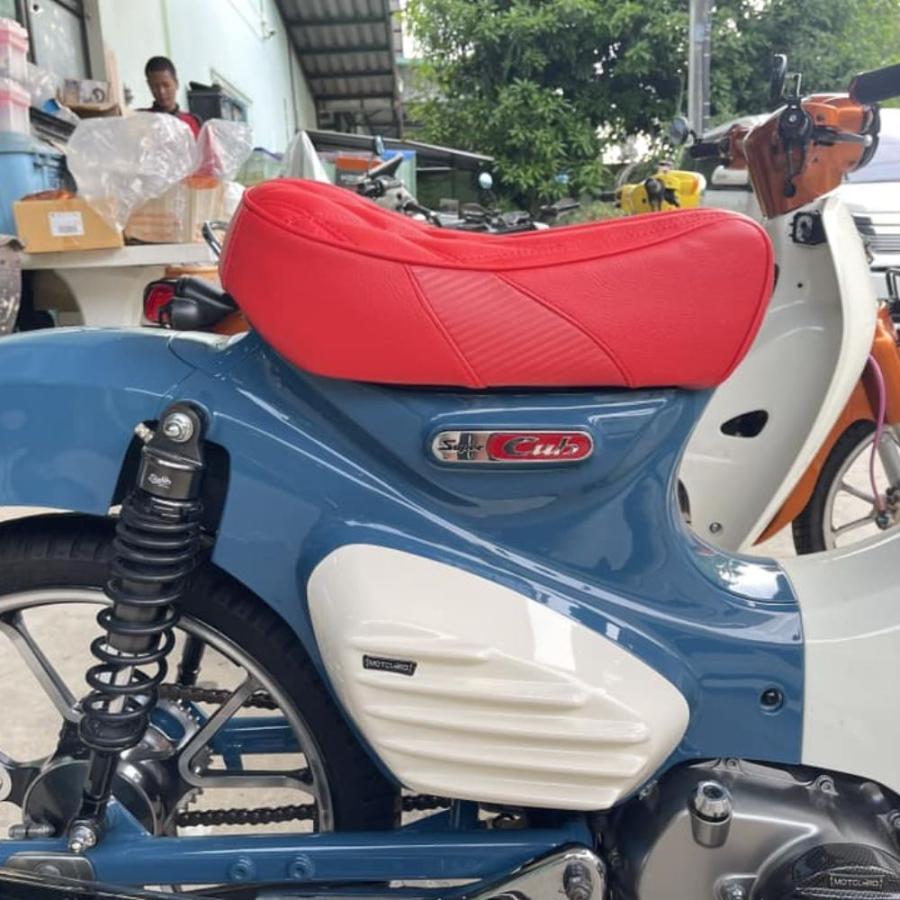 ホンダ スーパーカブ C125用 交換用スリムシート / MotolordD ホンダ スーパーカブ C125用 交換用スリムシート / MotolordD