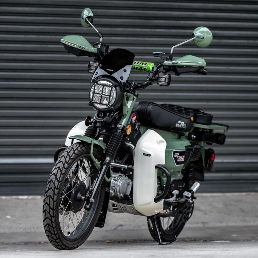 ホンダ ハンターカブ CT125用V4 #2 ブラック ウインドシールド/ MOTOLORDD WINDSHIELD V4 #2 for HONDA CT125 JA65の画像