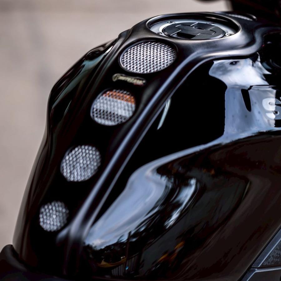 スズキ（SUZUKI） MOTOZAAA製 燃料タンクセンターカバー ガスタンク