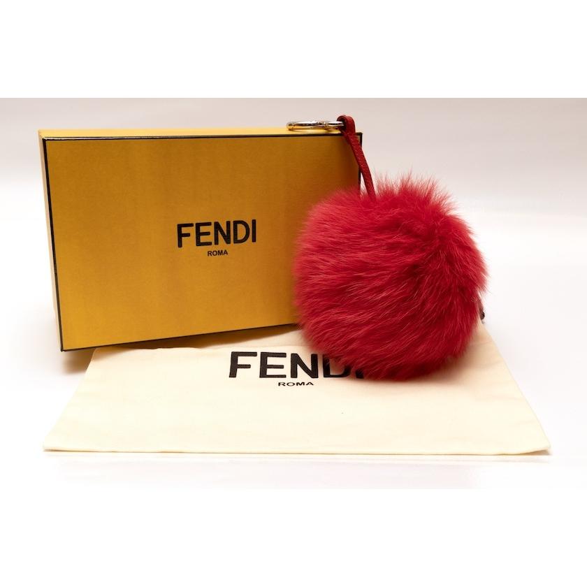 憧れの憧れのFENDI フェンディ ポンポン チャーム ファー レッド 財布