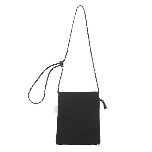 【新品・日本未発売】スターバックス　サコッシュ　クロス　ボディ　バック　希少品 スタバ新作グッズ♡夏のアウトドアシーンにぴったりのエコなバッグや