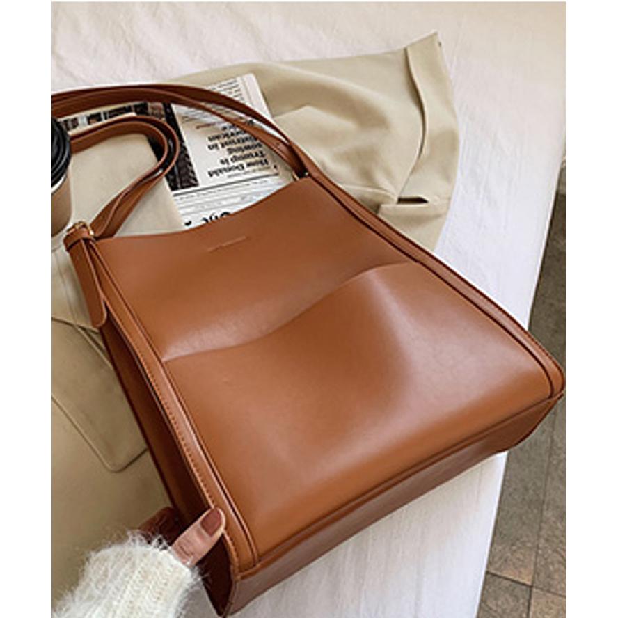 グーポン利用で10％OFF】スクエアショルダーバッグ 大容量トートバッグ