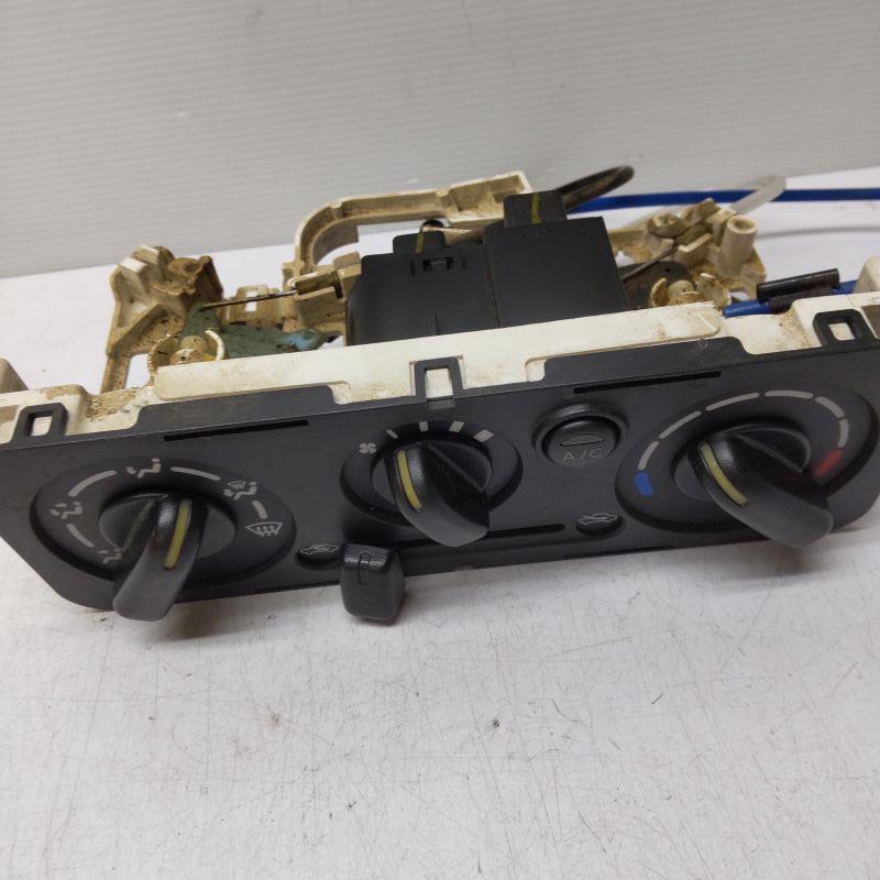 JB23W ジムニー 純正 エアコンスイッチパネル 1D3−4−6